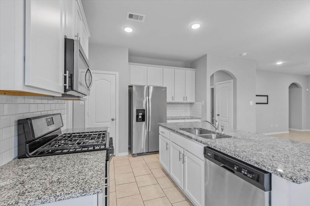 31634 Heguy Pass - Photo 1