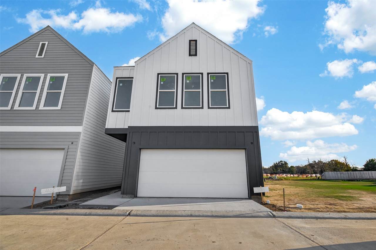 4011 Buffalo Moon Drive - Photo 1