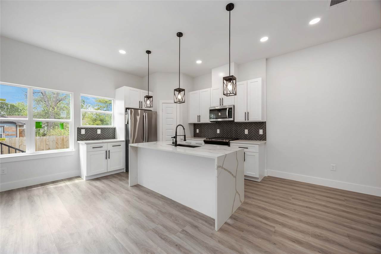 2303 Staples Street - Photo 1
