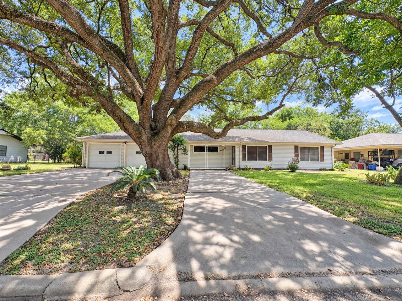 3413 Cherry Lane - Photo 1
