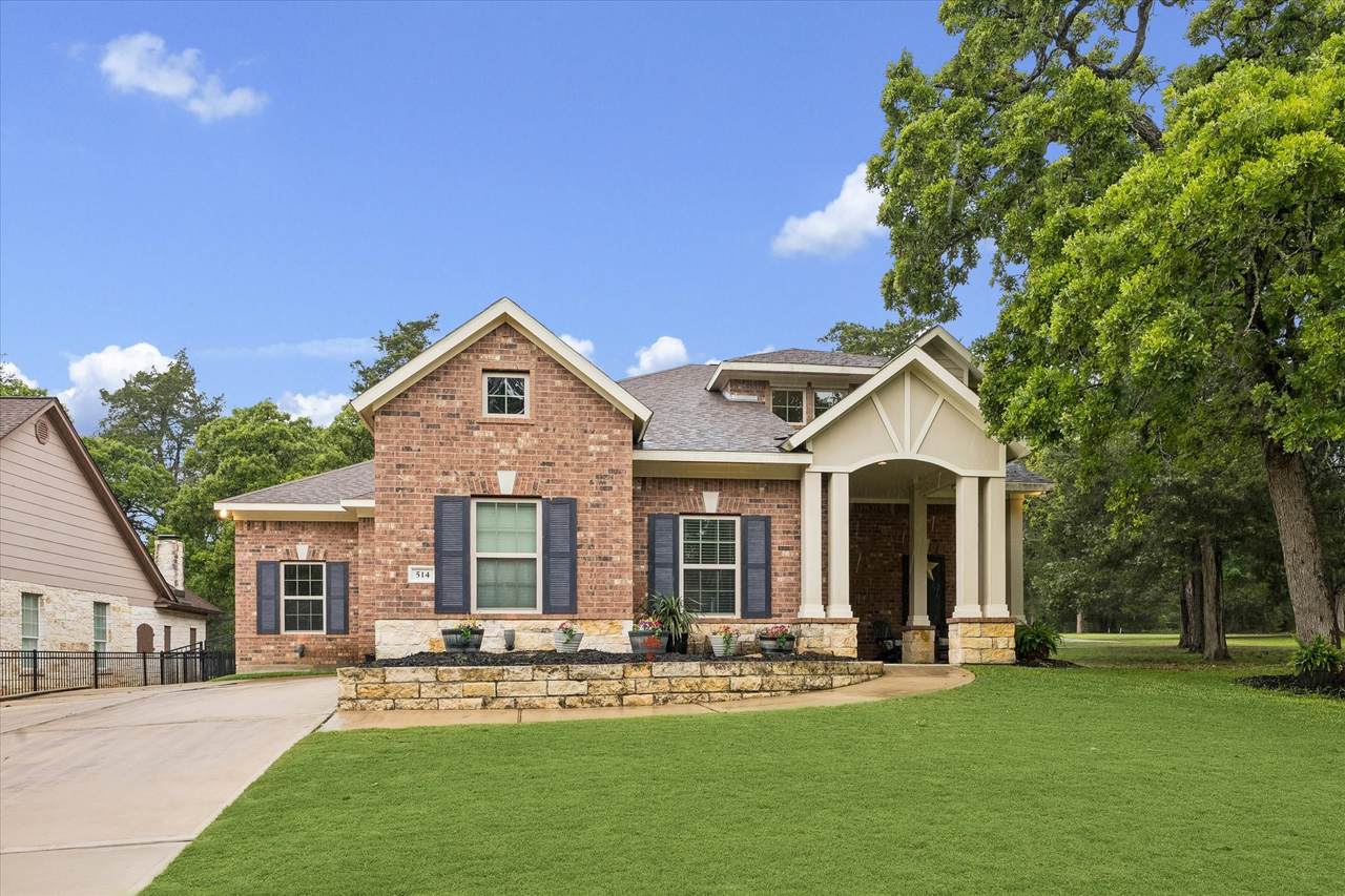 514 Pinehurst Drive - Photo 1