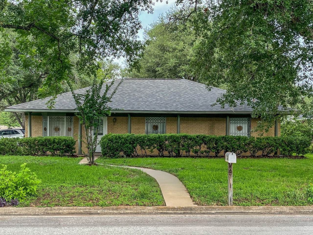 1092 South Holland Street - Photo 1