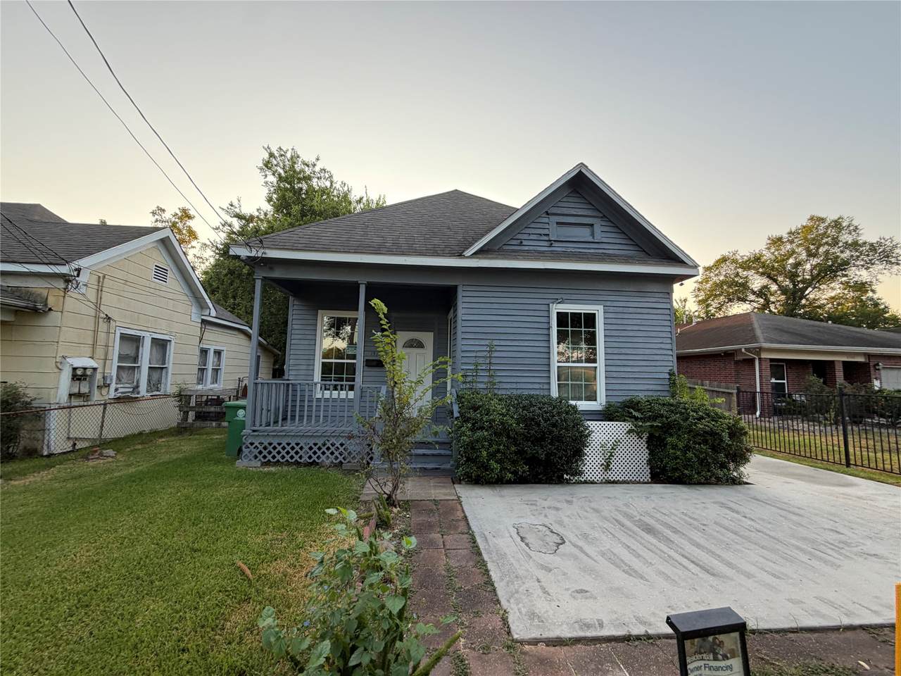 1910 Worms Street - Photo 1
