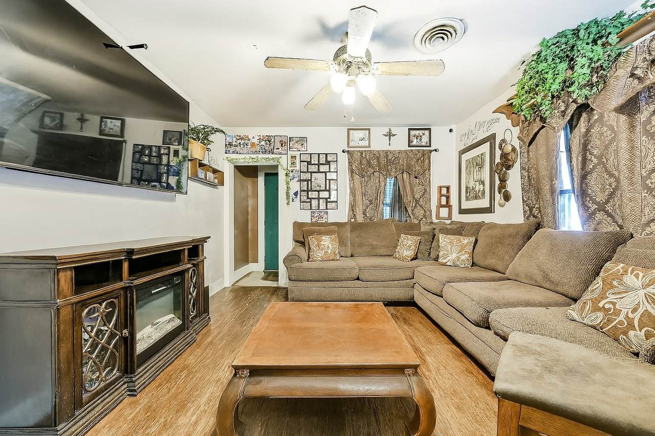 5220 Avenue K - Photo 1