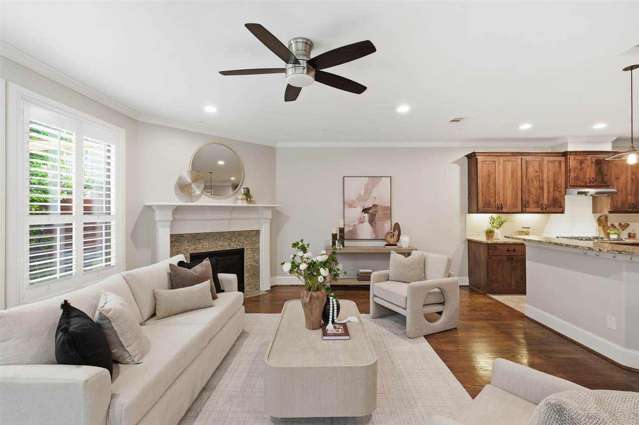 233 26th Street - Photo 1