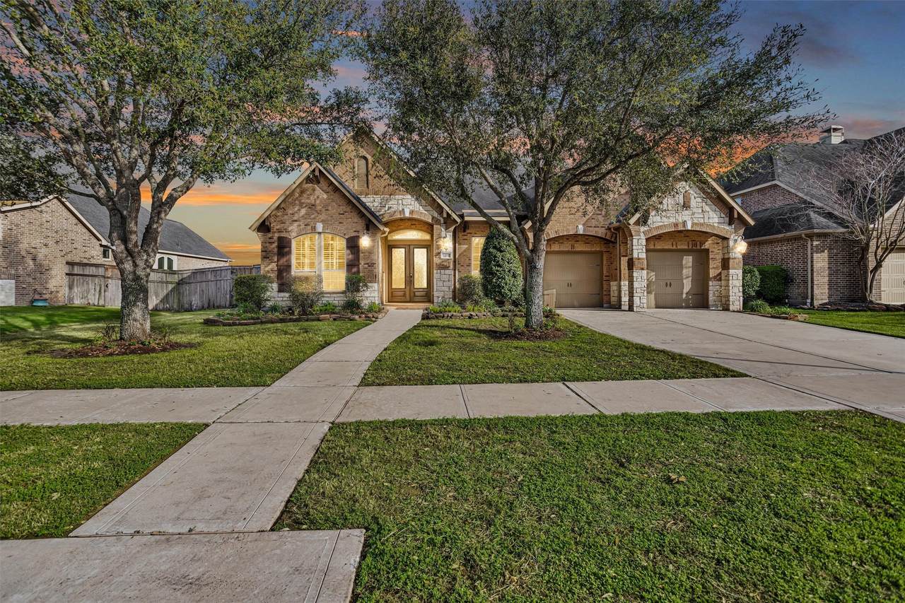 6411 Saddle Creek Lane - Photo 1
