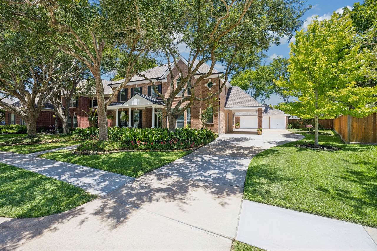 7535 Guinevere Drive - Photo 1