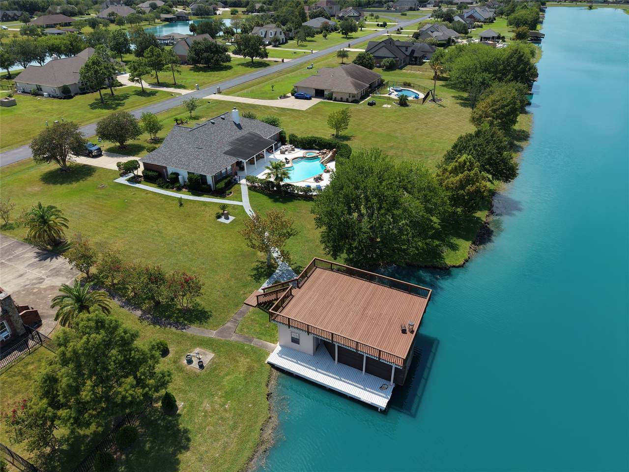 143 Lago Circle Drive - Photo 1