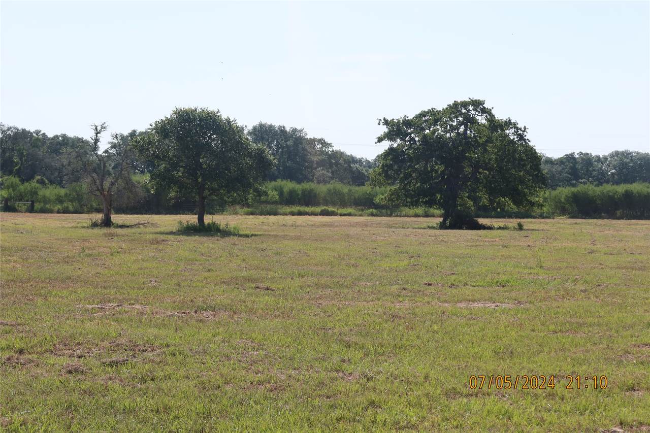 1046 Railhead Road - Photo 1