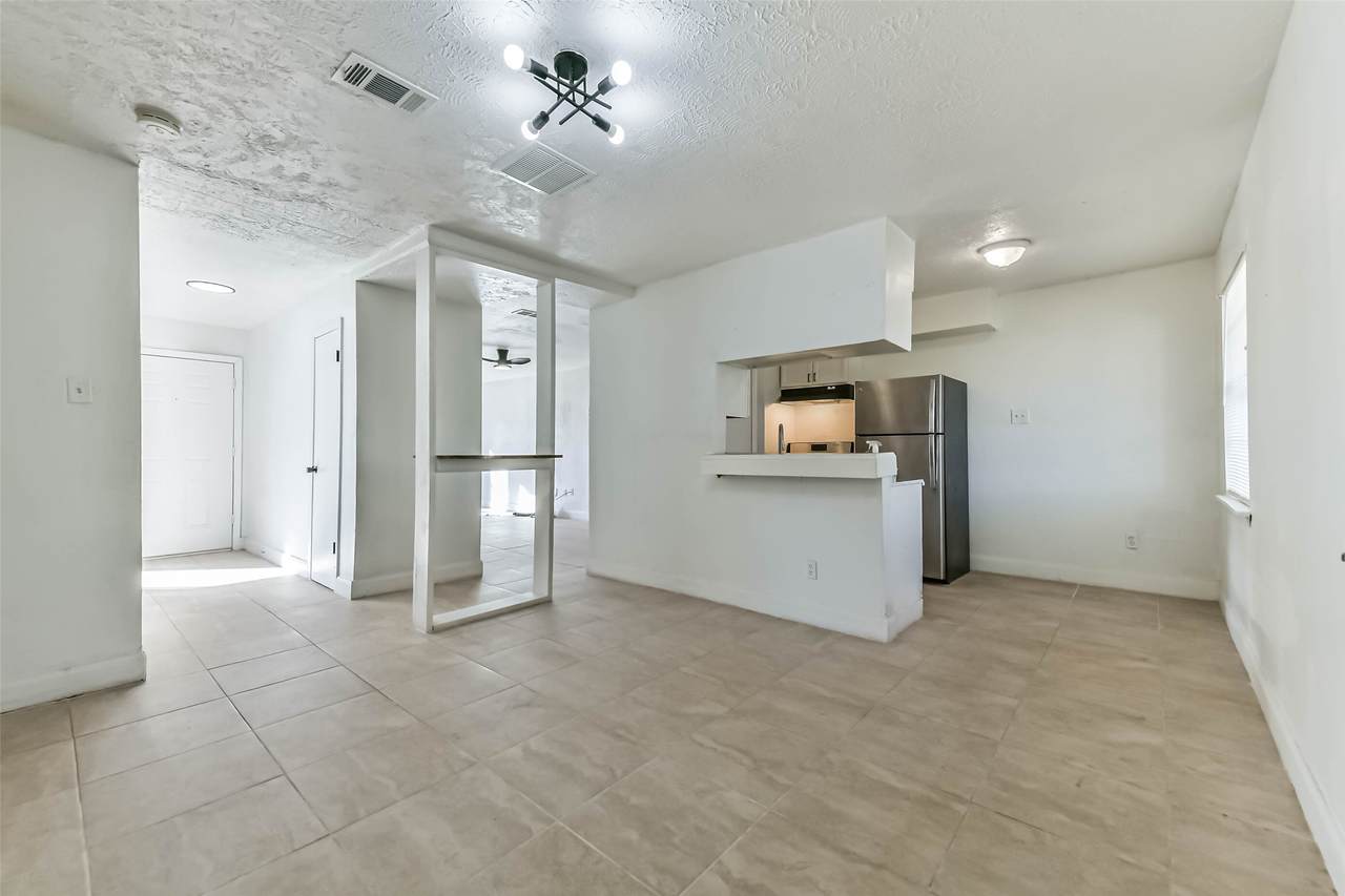 11411 Murr Way - Photo 1