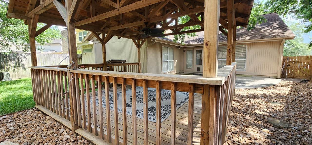 532 Rivershire Drive - Photo 1