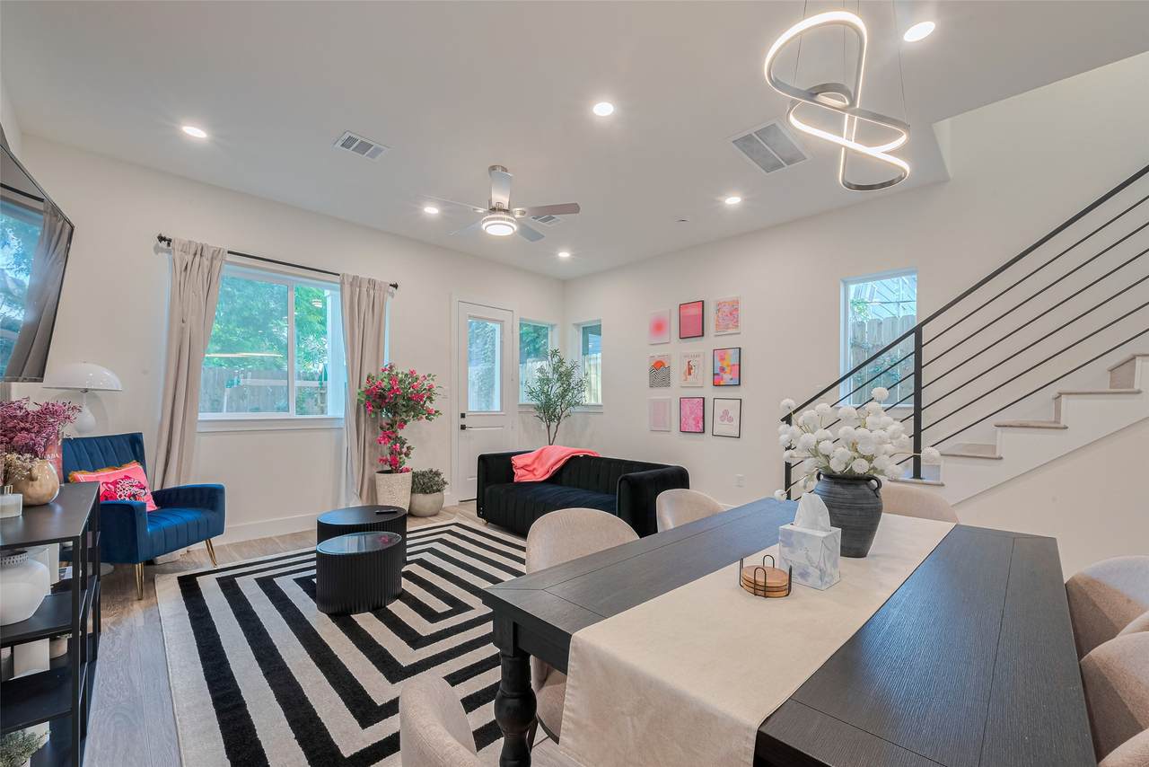 2909 Nagle Street - Photo 1
