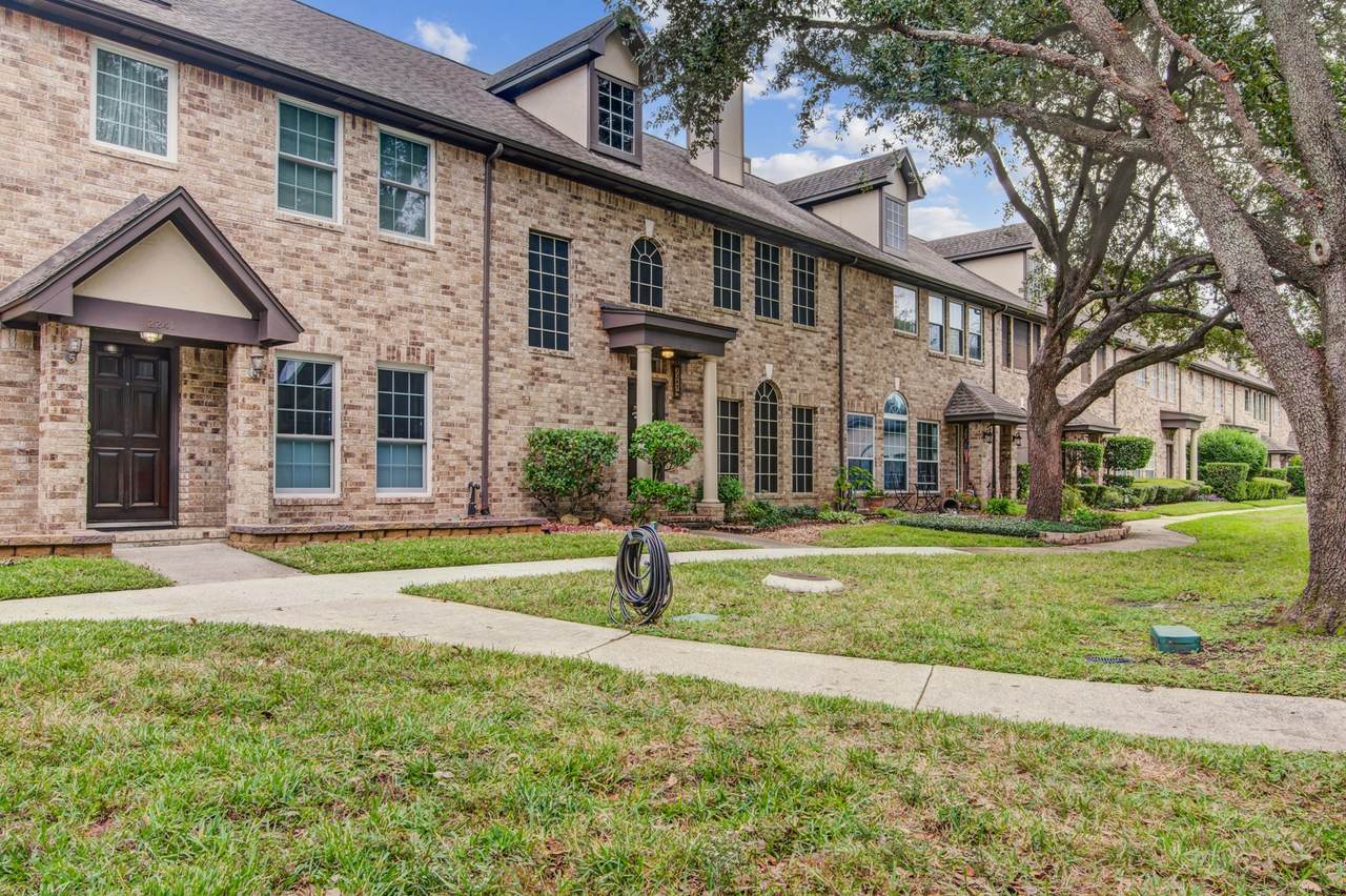 2243 Broadlawn Drive - Photo 1