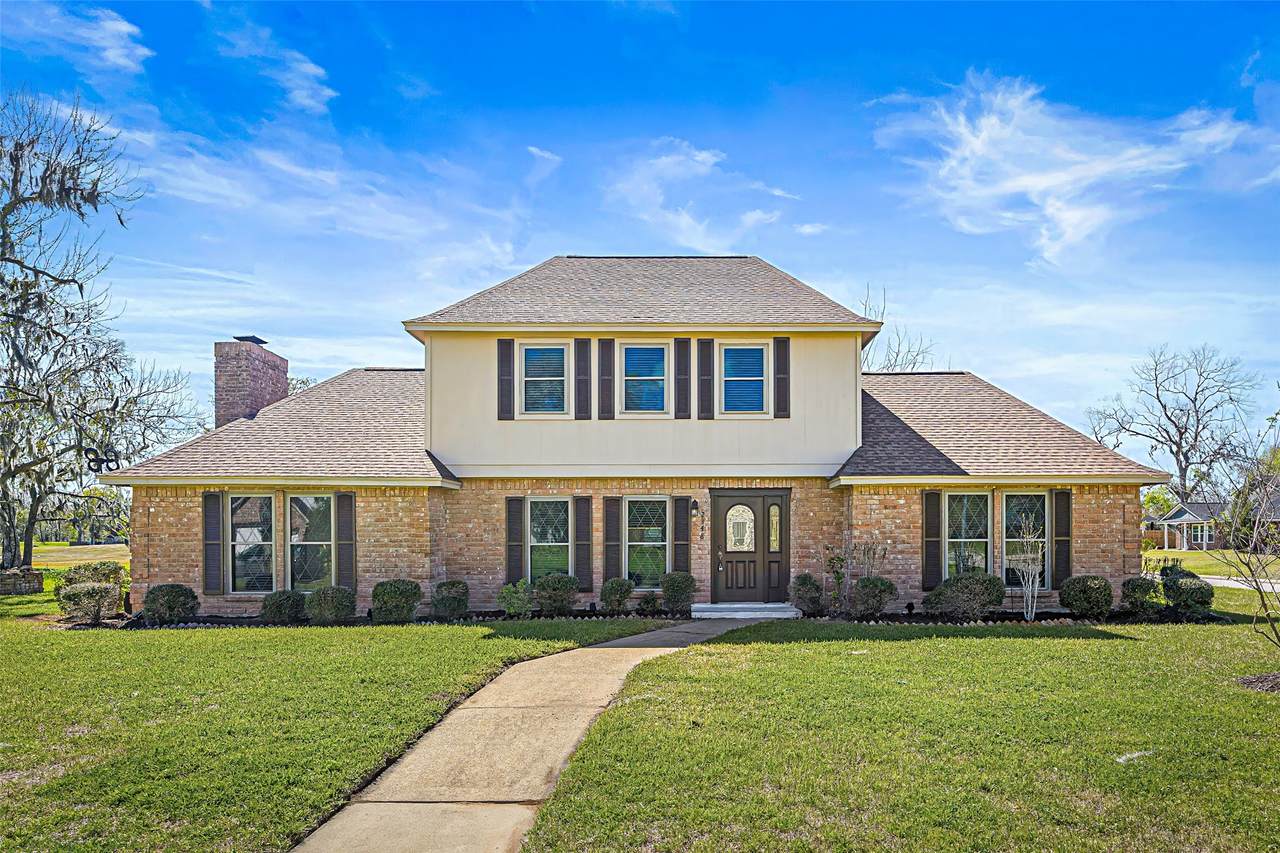2348 Shalmar Drive - Photo 1