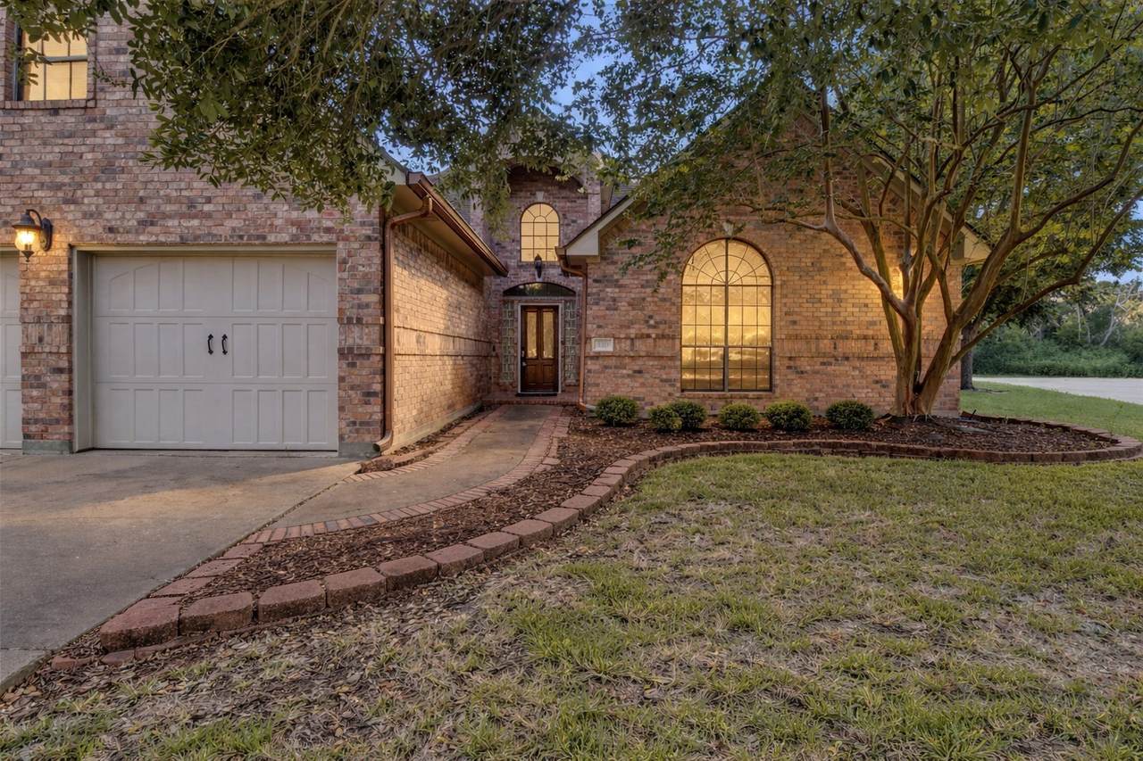 1010 Mockingbird Lane - Photo 1