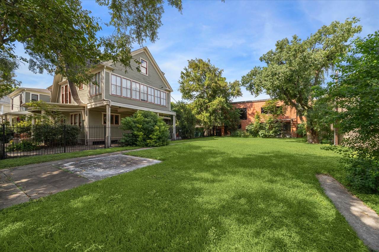 221 Emerson Street - Photo 1