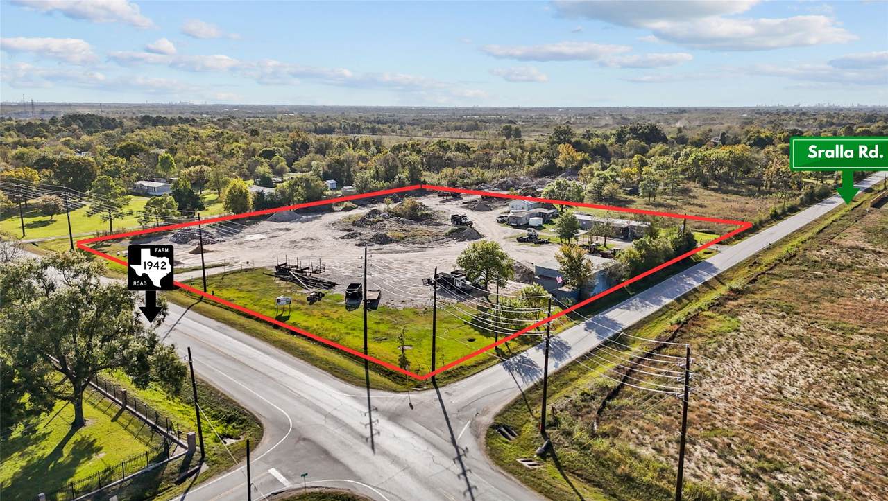 1610 Fm 1942 Road - Photo 1