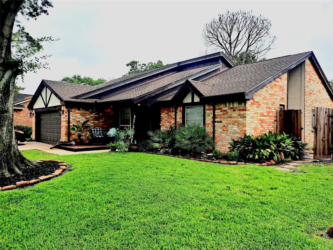 20010 Fort Bowie Court - Photo 1