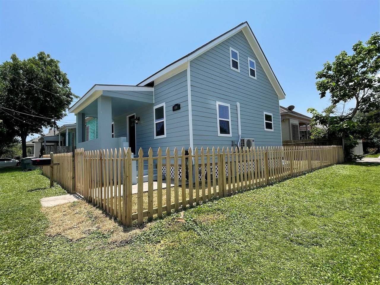 1701 40th Street - Photo 1