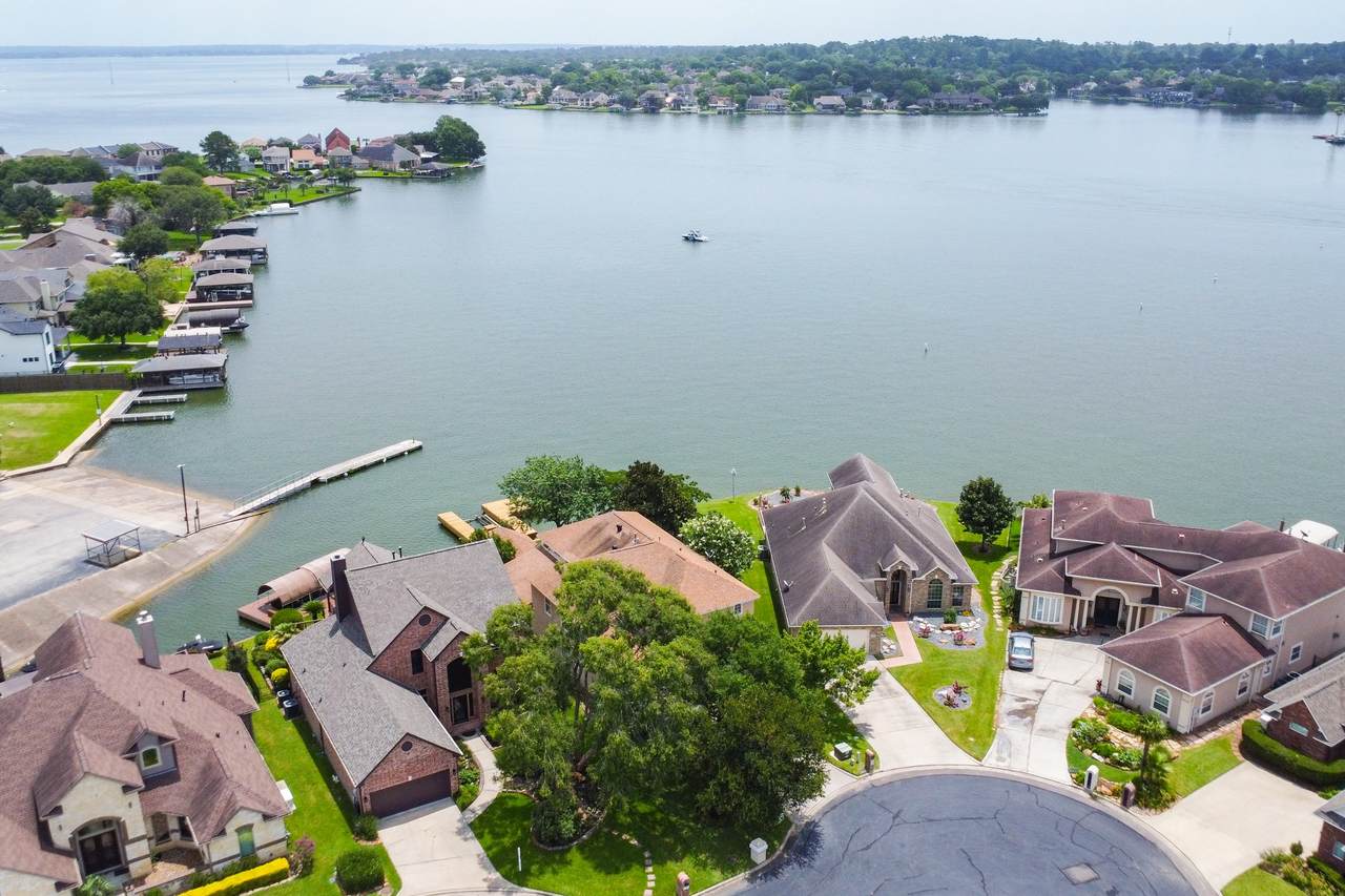 309 Harbor Circle - Photo 1