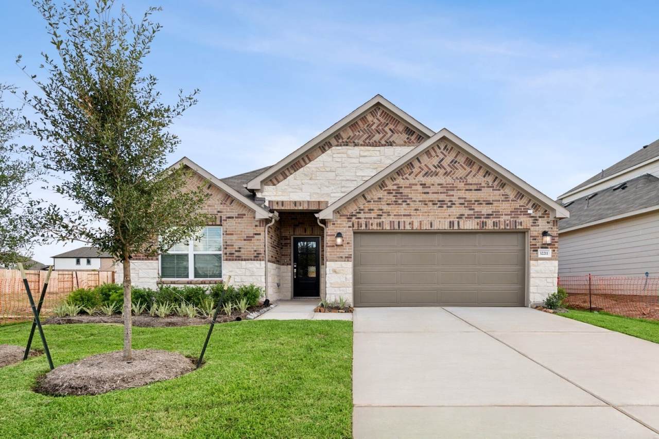 32211 Sunbeam Drive - Photo 1