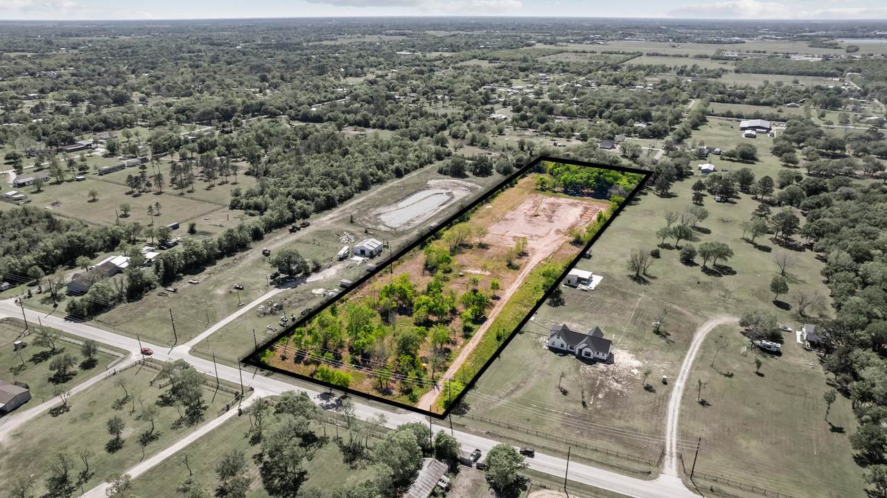 1403 Algoa Friendswood Road - Photo 1