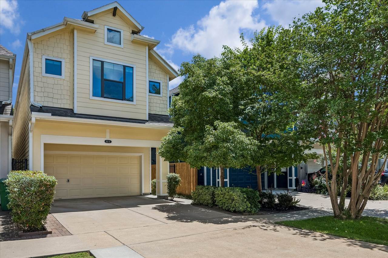 832B 26th Street - Photo 1