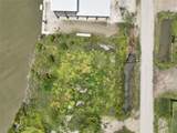 1569 Van Sant - Photo 3
