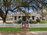 705 College Street - Photo 2