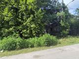 943 Wall Street - Photo 2