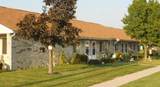 985 Meadow Ln - Photo 2