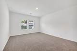 407 Robin Street - Photo 32