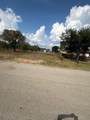 000 Pinedale Avenue - Photo 3