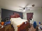 935 Center St - Photo 11