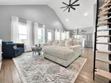 979 Selwyn Road - Photo 6