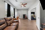 979 Crossing Drive - Photo 9