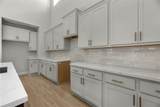 7806 Clover Gully Lane - Photo 8