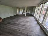 803 Avenue C - Photo 4