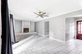 117 Queens Row - Photo 11