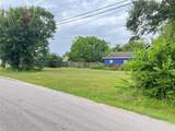512 Travis St Street - Photo 1