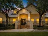404 Moss Street - Photo 1