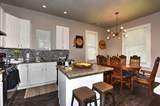 704 Essex Street - Photo 6