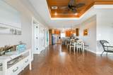 956 Townsend - Photo 7
