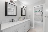 8003 Oakwood Hollow Street - Photo 19