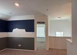 24019 Hawthorn Lakes Drive - Photo 15