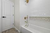 9642 Meadowglen Lane - Photo 17
