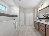 3103 Honeysuckle Way - Photo 10