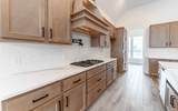 707 Western Holly - Photo 8