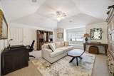 2727 Tudor Manor - Photo 15