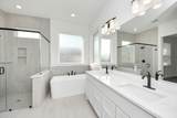 9438 Chateau Hill - Photo 15
